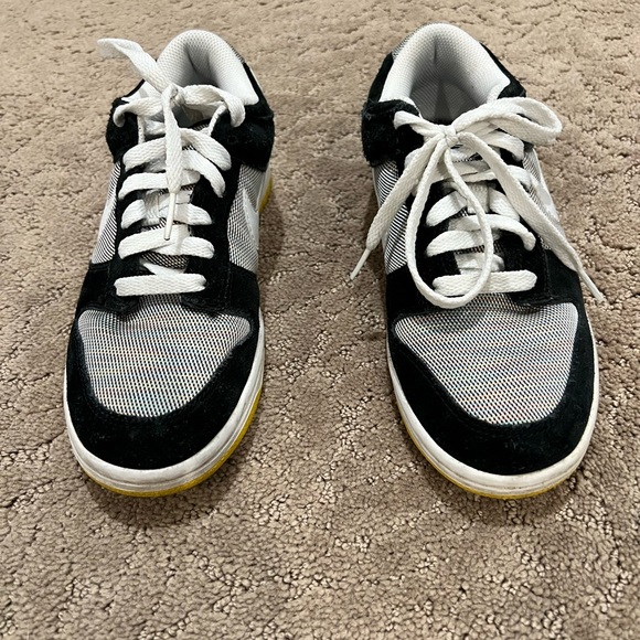 Nike Dunks - Picture 4 of 6